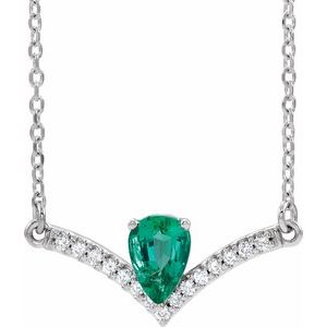 Natural Emerald And .06 Ctw Natural Diamond Necklace (Style 86814)